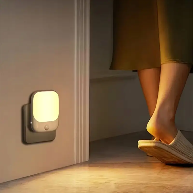 LAMPKA NOCNA LED Z CZUJNIKIEM RUCHU I ZMIERZCHU DO GNIZADKA KONTAKTU 2 SZT