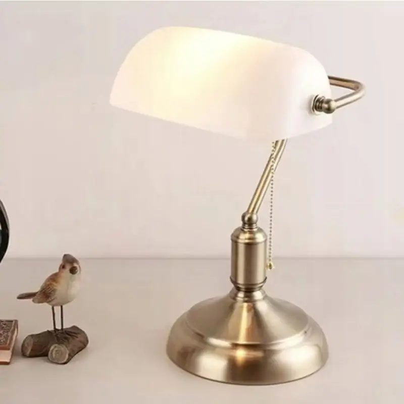 LAMPKA BIURKOWA VINTAGE BANKIERSKA NOCNA BIAŁY SZKLANY ABAŻUR RETRO E27