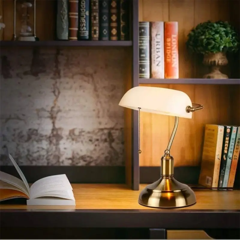 LAMPKA BIURKOWA VINTAGE BANKIERSKA NOCNA BIAŁY SZKLANY ABAŻUR RETRO E27