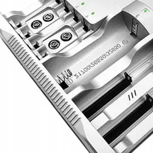 UNIWERSALNA SZYBKA ŁADOWARKA DO AKUMULATORKÓW BATERII 7 GNIAZD AAA USB