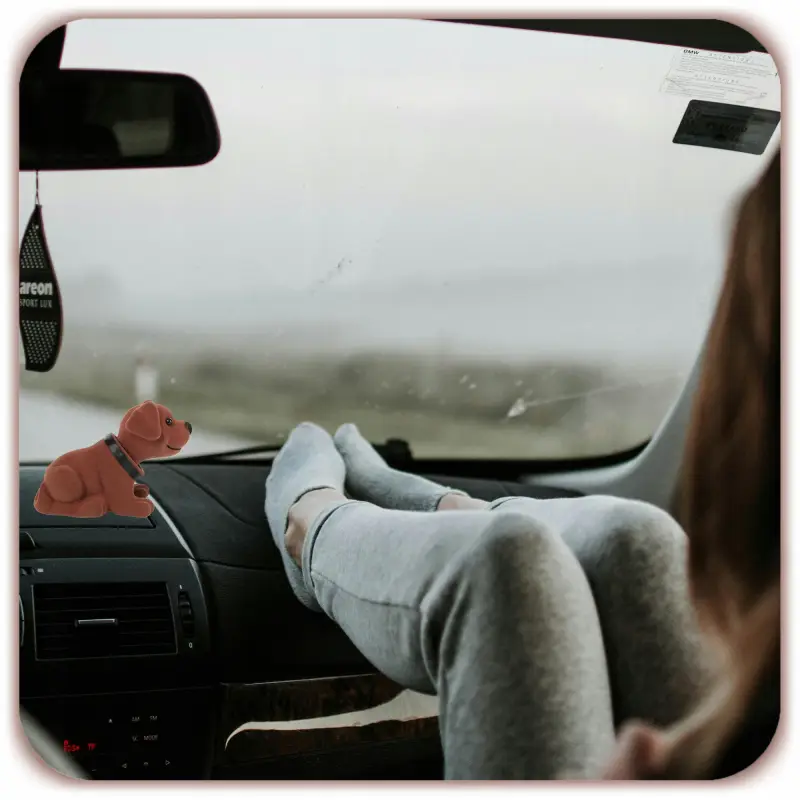 PIES Z KIWAJĄCĄ GŁOWĄ FIGURKA RETRO PSA JAMNIKA GADŻET PRL Z LAT 80 90 18CM