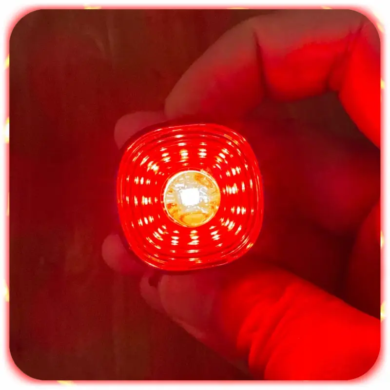 TYLNA LAMPKA ROWEROWA CZERWONA LED USB AKUMULATOROWA 6 TRYBÓW NA TYŁ ROWERU