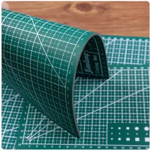 MATA DO CIĘCIA SAMOGOJĄCA A4 MODELARSKA TECHNICZNA DWUSTRONNA 22 x 30