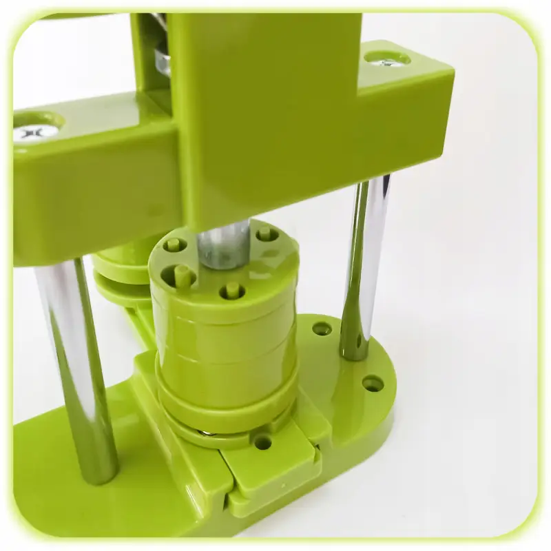 MASZYNA DO ROBIENIA PRZYPINEK ZESTAW PRASA 100 PINÓW 32 MM SPODY NOŻYK MATA