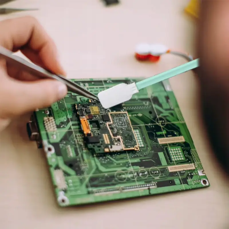 PATYCZKI DO CZYSZCZENIA GŁOWIC ELEKTRONIKI OPTYKI BEZPYŁOWE 100 SZTUK 122MM