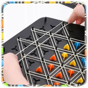 GRA LOGICZNA TRIGGLE GRA W TRÓJKĄTY STRATEGICZNA GUMKI RECEPTURKI 3D PIONKI