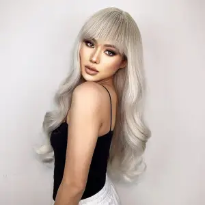 PERUKA DAMSKA DŁUGIE SZARE WŁOSY FALE Z GRZYWKĄ SYNTETYCZNE 67 cm COSPLAY
