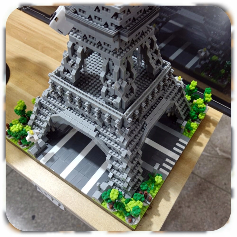 WIEŻA EIFFLA KLOCKI KONSTRUKCYJNE EIFFEL TOWER ZESTAW 2904 ELEMENTÓW XL